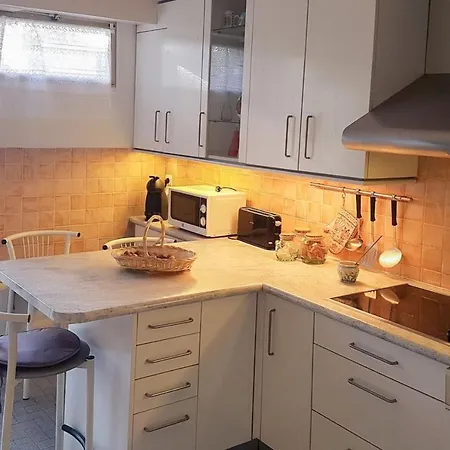 Beautiful Apartment With Balcony In Saint Raphael Daire