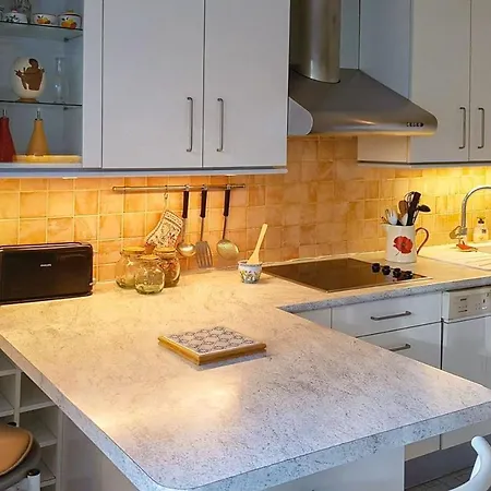 Beautiful Apartment With Balcony In Saint Raphael Daire