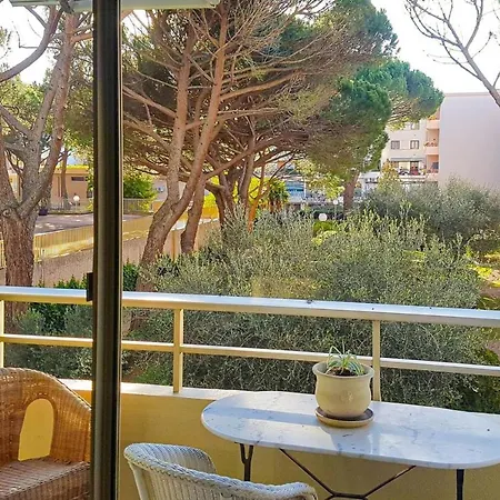 Beautiful Apartment With Balcony In Saint Raphael Daire *